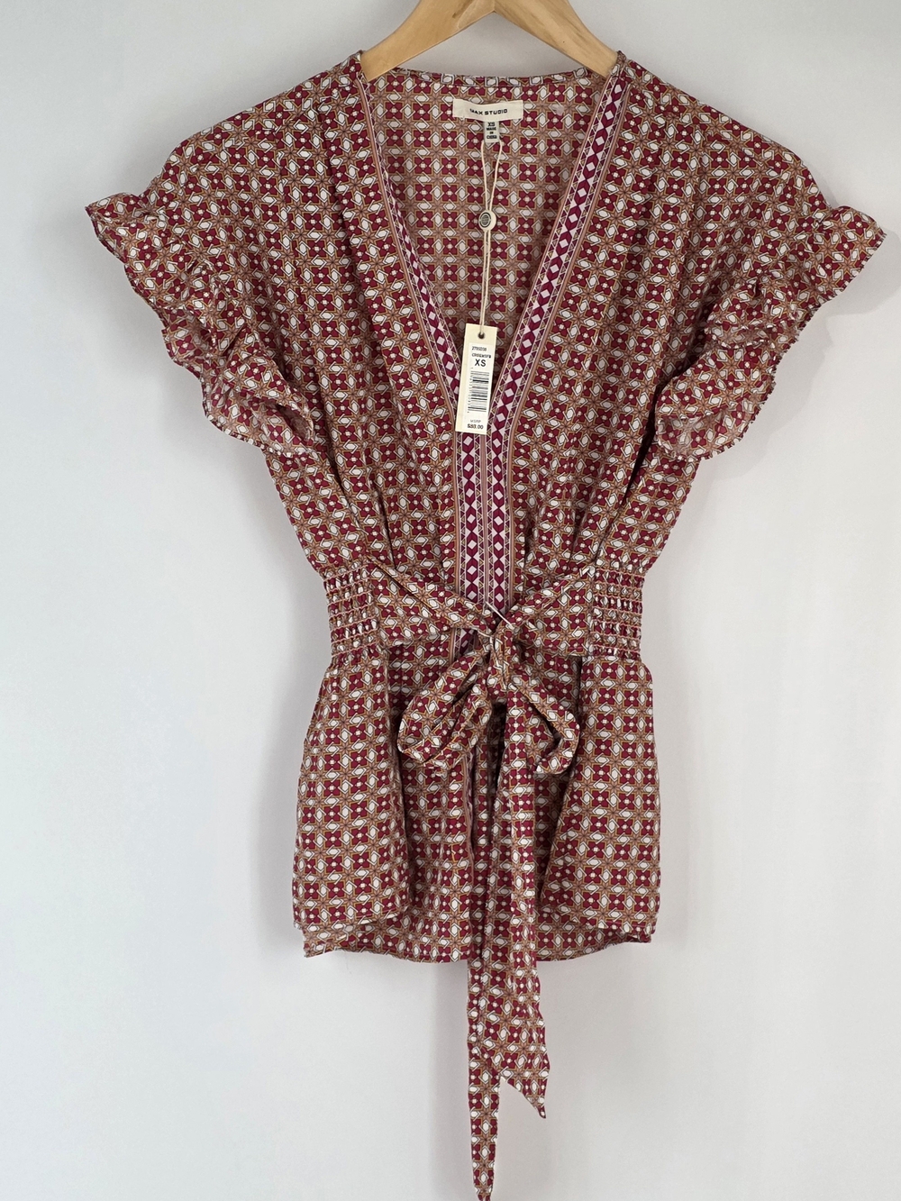 Max Studio Burgundy Gold Geometric Print Vneck Tie Front Flutter Sleeve Size XS